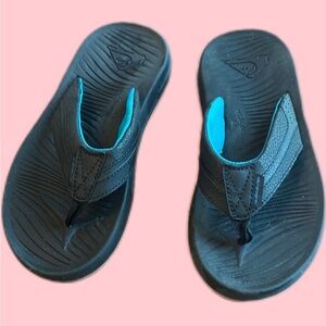 Quiksilver Black and Blue Sandals with Wave Grip